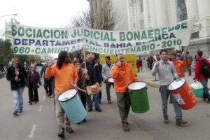 Masivo apoyo al compañero Néstor Alende